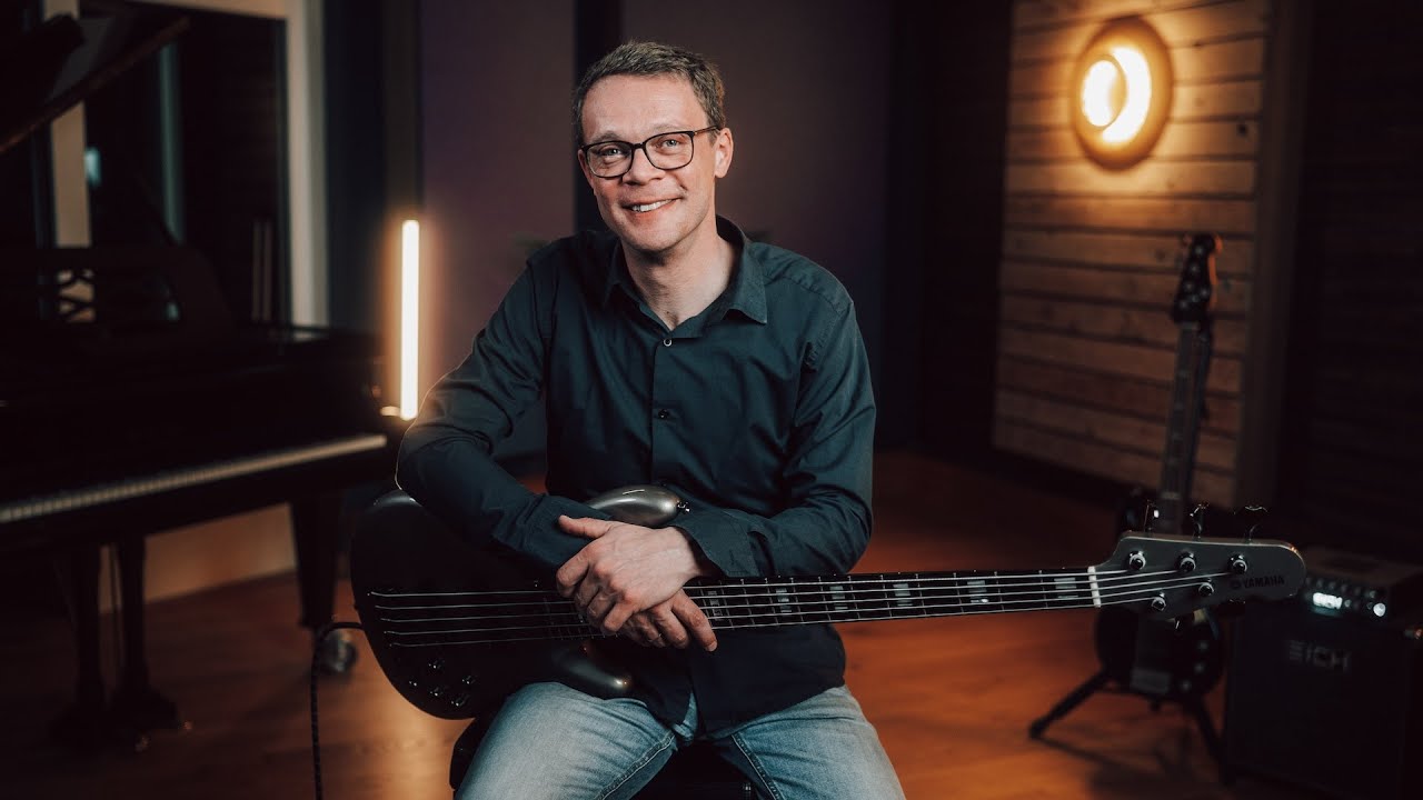 Als Bassist gr&ouml;&szlig;er denken - Worship Masterclass von Jan Primke