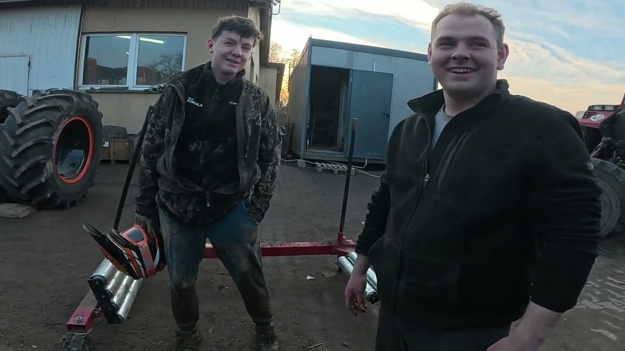 Wielki opryskiwacz utknął w polu. Nawozy zakończone.