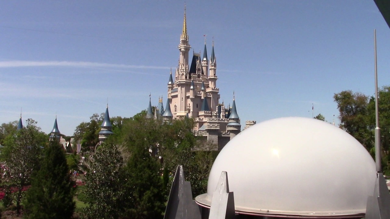 Canon Vixia HF R800 at Disney World People Mover