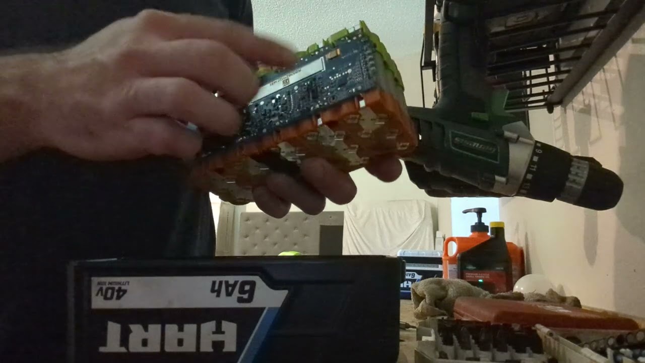Hart 40V 6AH disassemble a defective battery