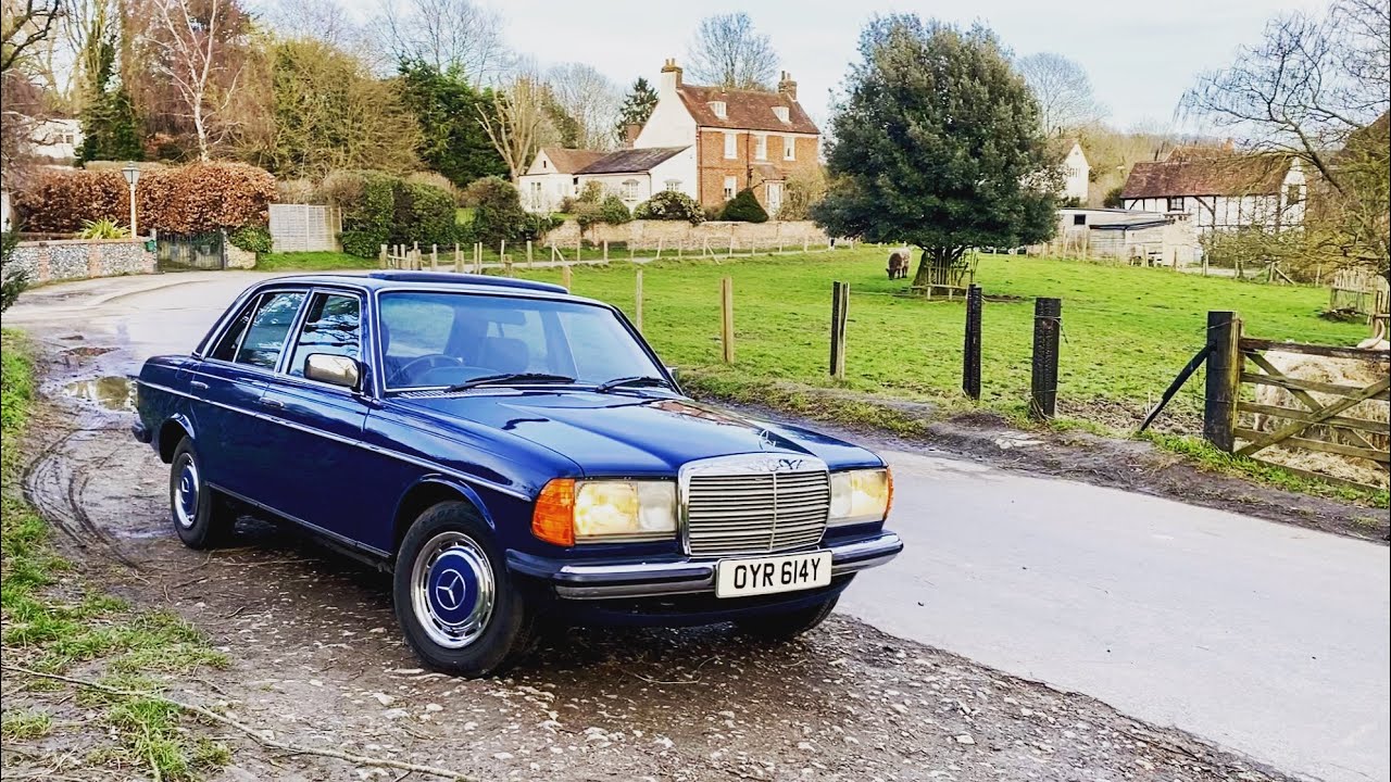 Mercedes W123 - 230E (1983). Lullingstone drive.