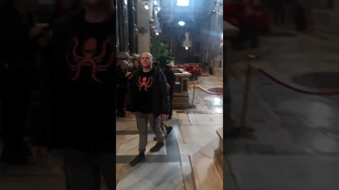 Церква у центрі Риму