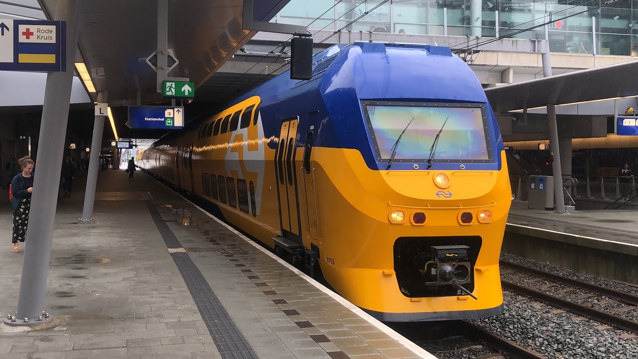 NS VIRMm2 8713 (5 DAGEN UIT REVISIE) vertrekt vanaf Utrecht Centraal als IC Enkhuizen|| 23-5-2022