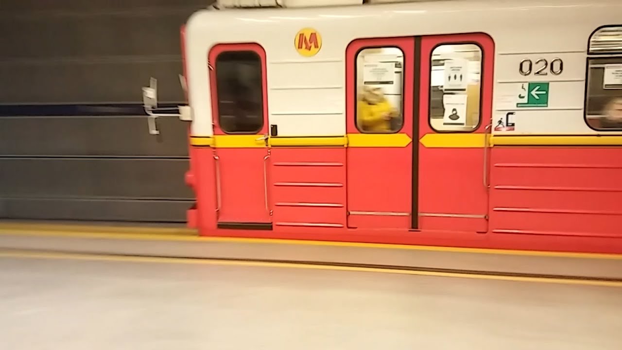 Wagonmasz 81-714.3 (pociąg #10) [M1] - spektakularne hamowanie! [Metro Warszawskie]