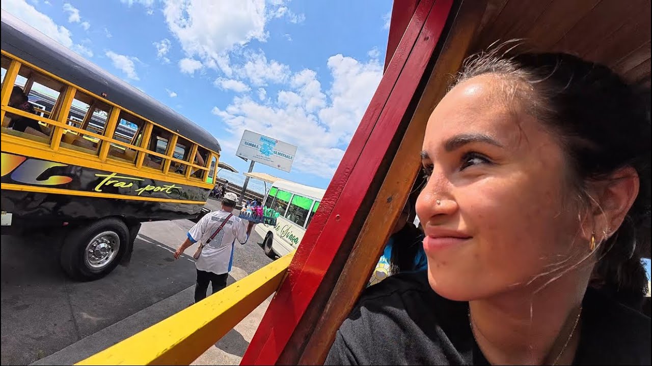 I caught a LOCAL BUS in SAMOA 🚌😁