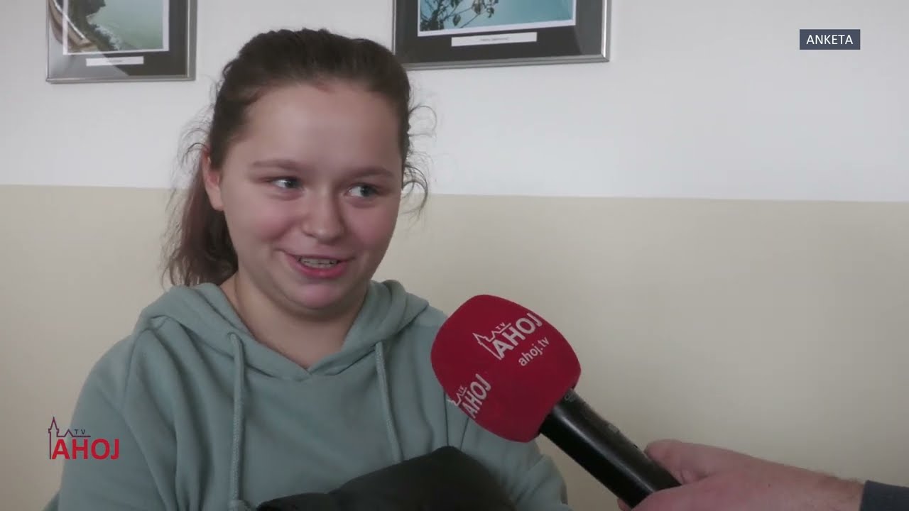 Pestrý život na Gymnáziu L. Stöckela: Deň otvorených dverí zatraktívnila školská kapela aj folklór