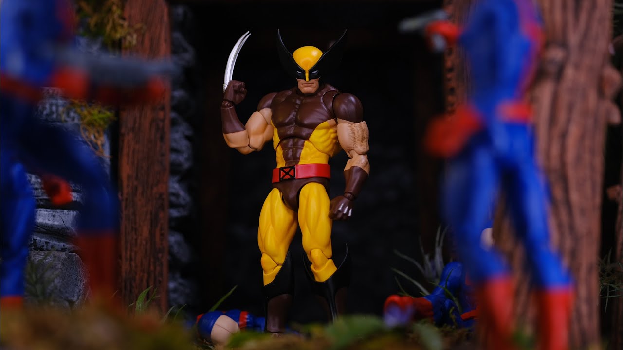 Обзор костюма Росомахи Marvel MAFEX (коричневый)!!!!!!!!! (ТЕСТ НОВОГО ОБОРУДОВАНИЯ!)