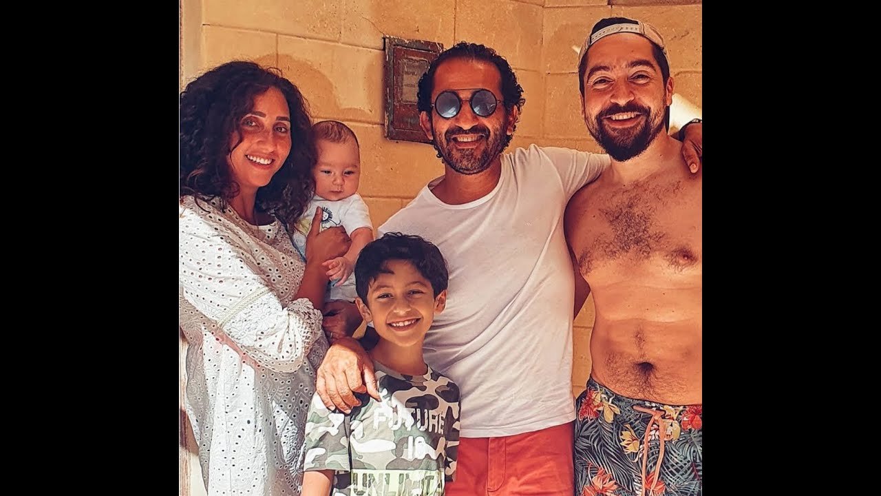 احمد حلمي يفاجئ احمد الوكيل في الساحل الشمالي