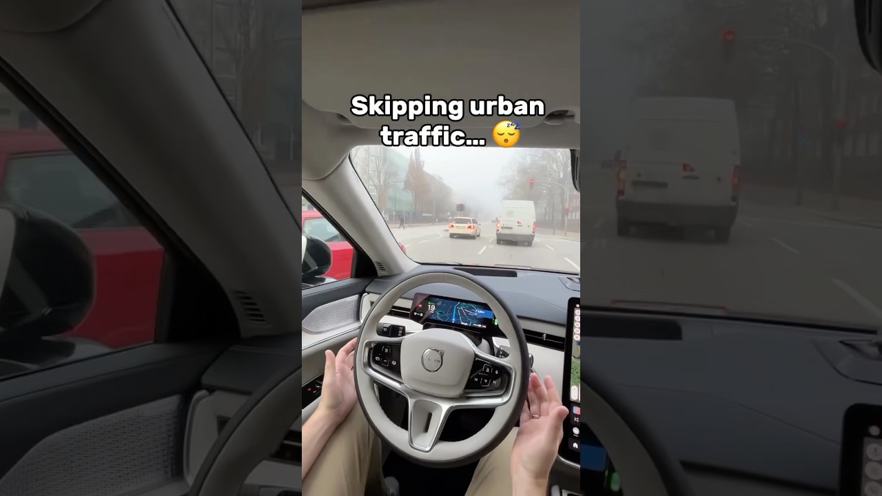Skipping urban traffic with the Volvo EX90&lsquo;s Pilot Assist 👨🏼&zwj;✈️