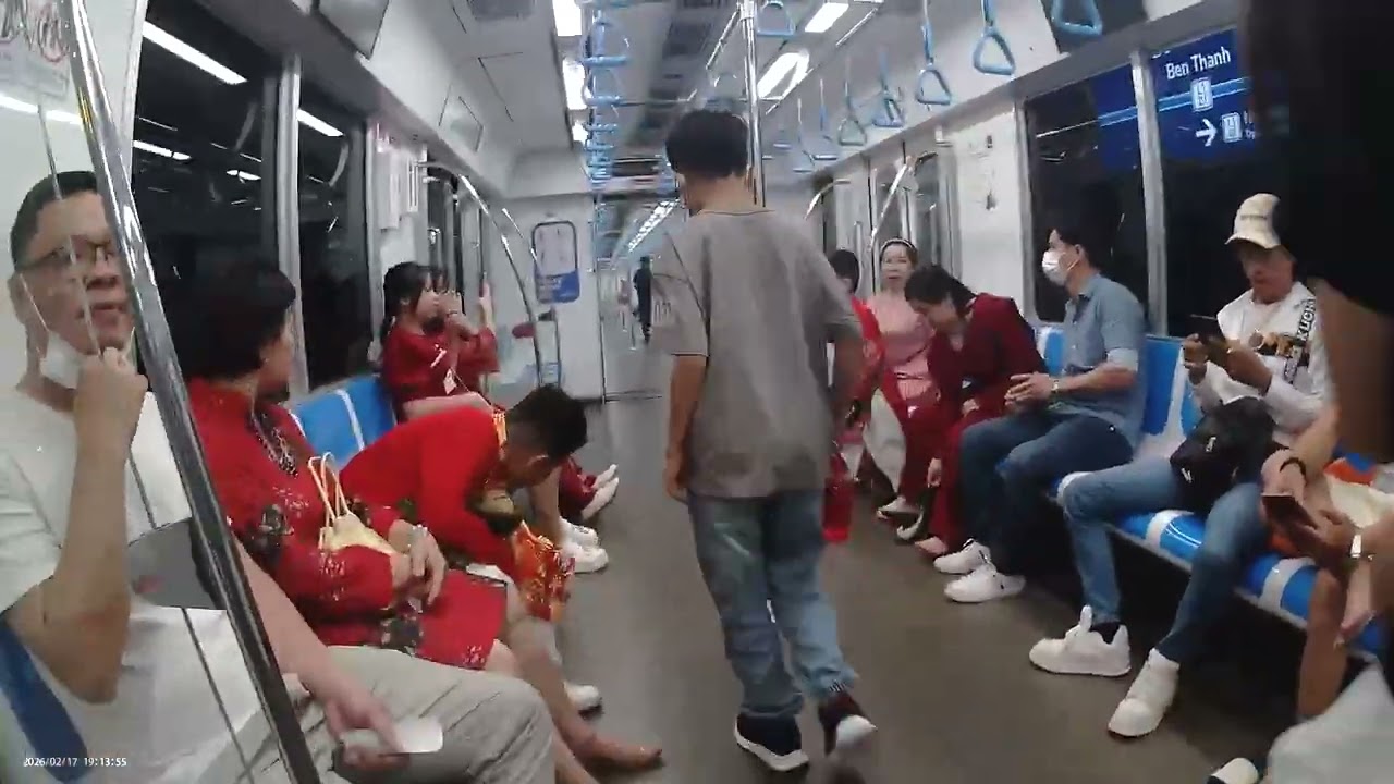 Phần 7 Tối mồng 1 Tết Bính Ngọ Cả Gia Đình Đi Metro HCM miễn phí 17/02/2026