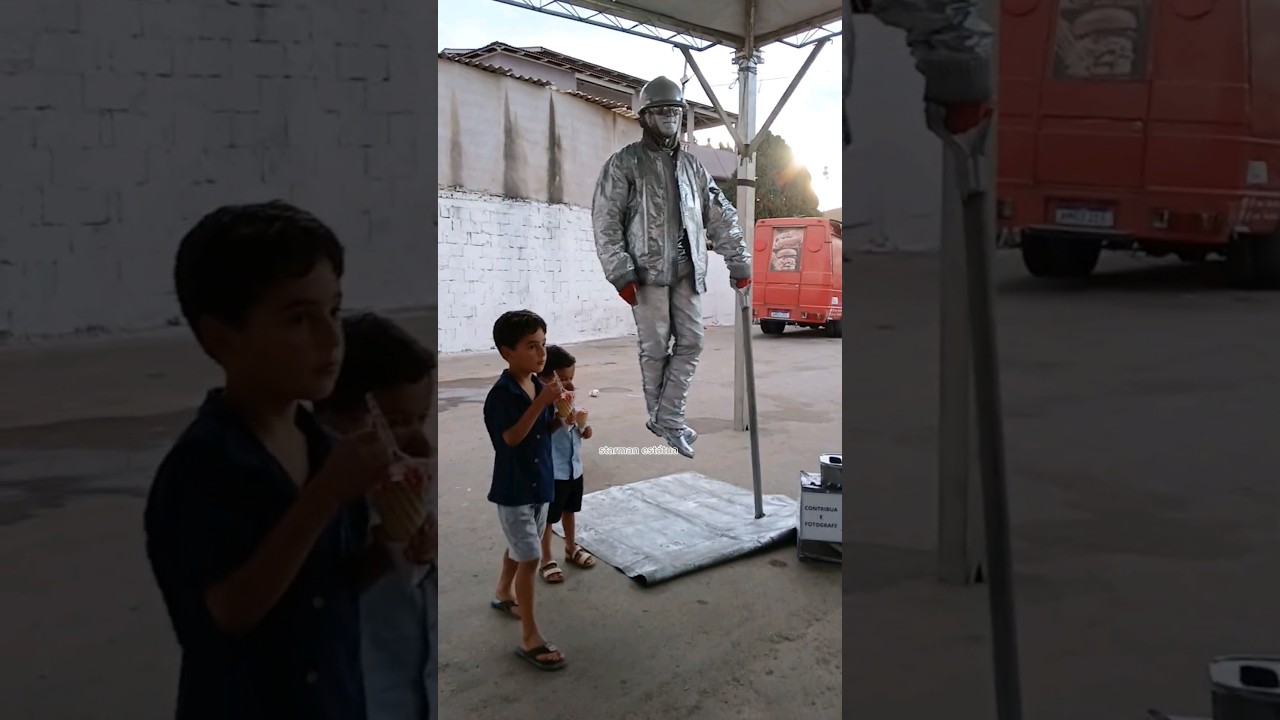 Festa de Rodeio de Lagoa Dourada Minas Gerais, Brasil #artistaderua #starman #lagoadourada