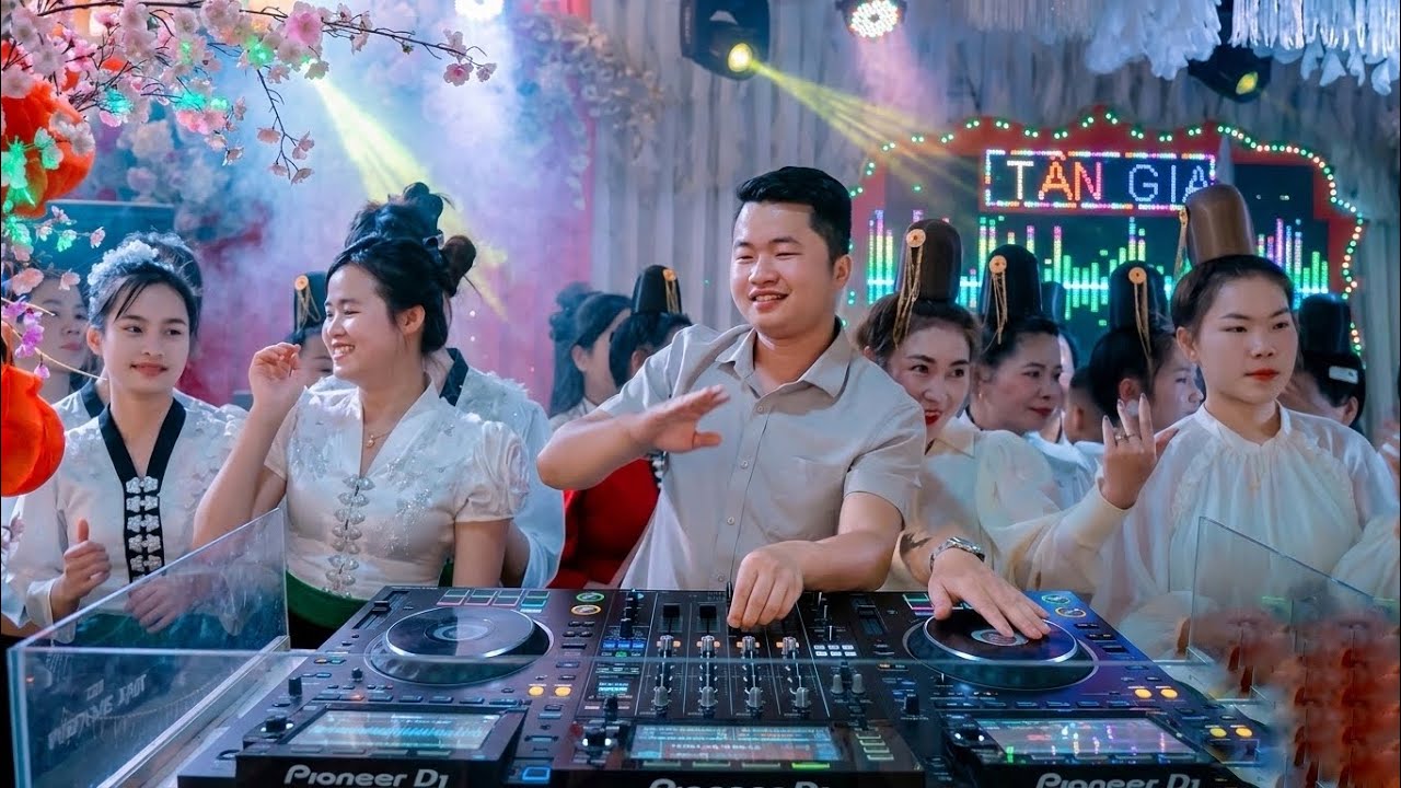 DANCE TÂY BẮC NHẢY MỪNG TÂN GIA ANH CHỊ MINH NGA BẢN PHIÊNG BĂNG MUỔI NỌI 