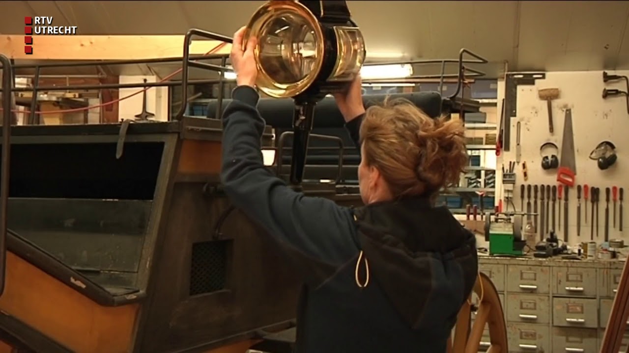 Megaluxe rijtuigen gerestaureerd op Kasteel de Haar [RTV Utrecht]