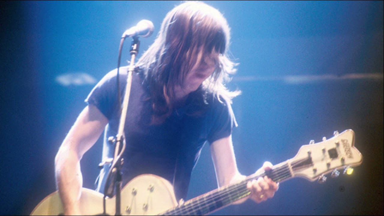 Moneytalks - Malcolm Young Isolated - Live at Donington