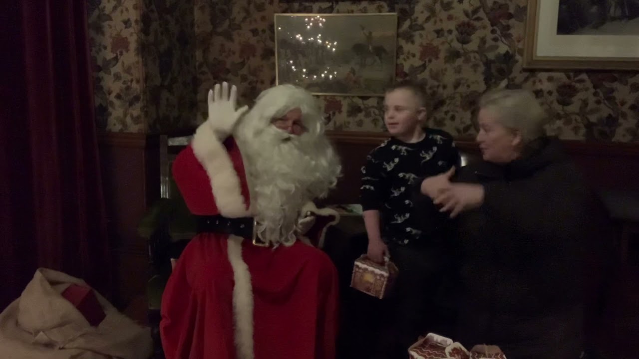 Makaton for ‘SANTA / FATHER CHRISTMAS’ 🎅🏻