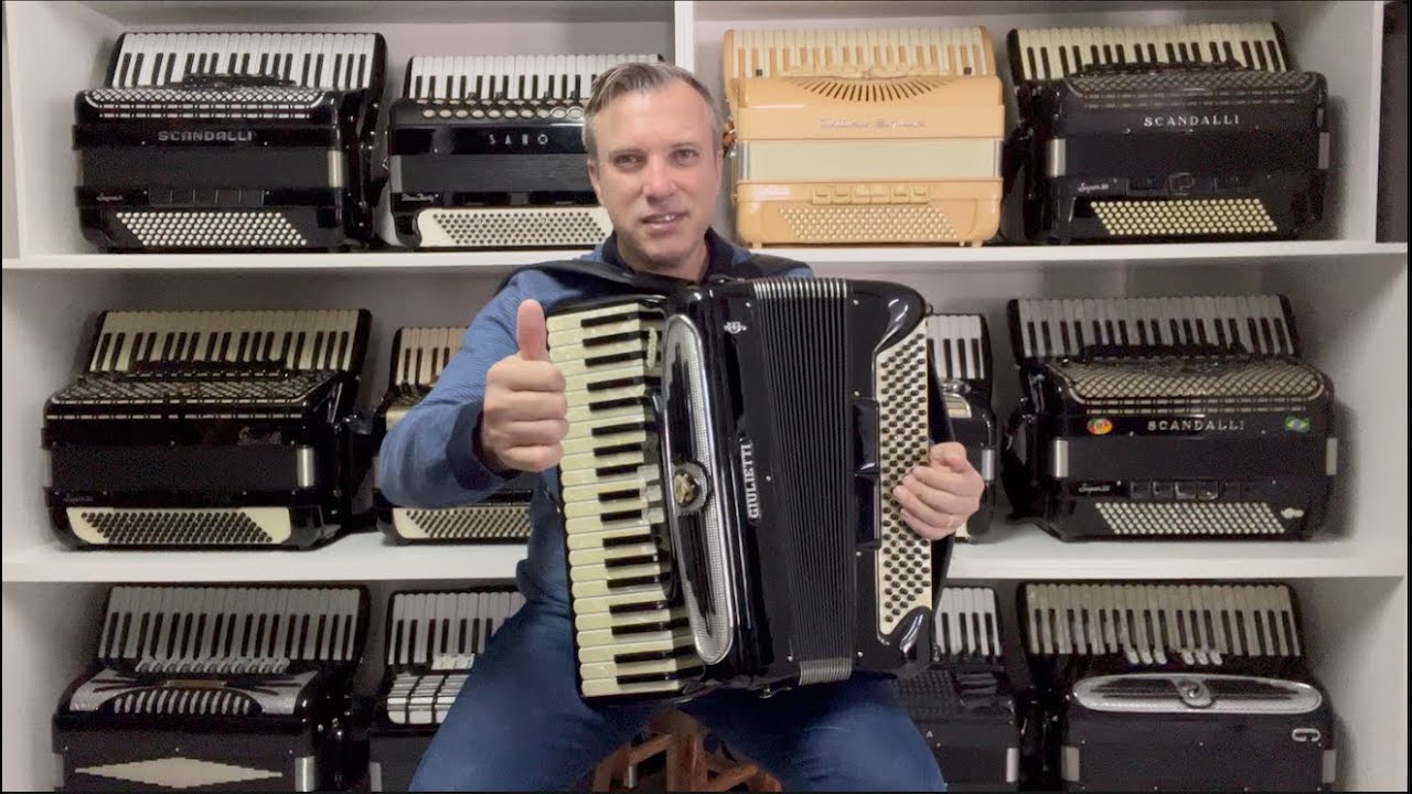 Acordeon Giulietti F 115 - Quarta Oitavada - 11/5 Registros - 49 cm - Jeferson Oliveira