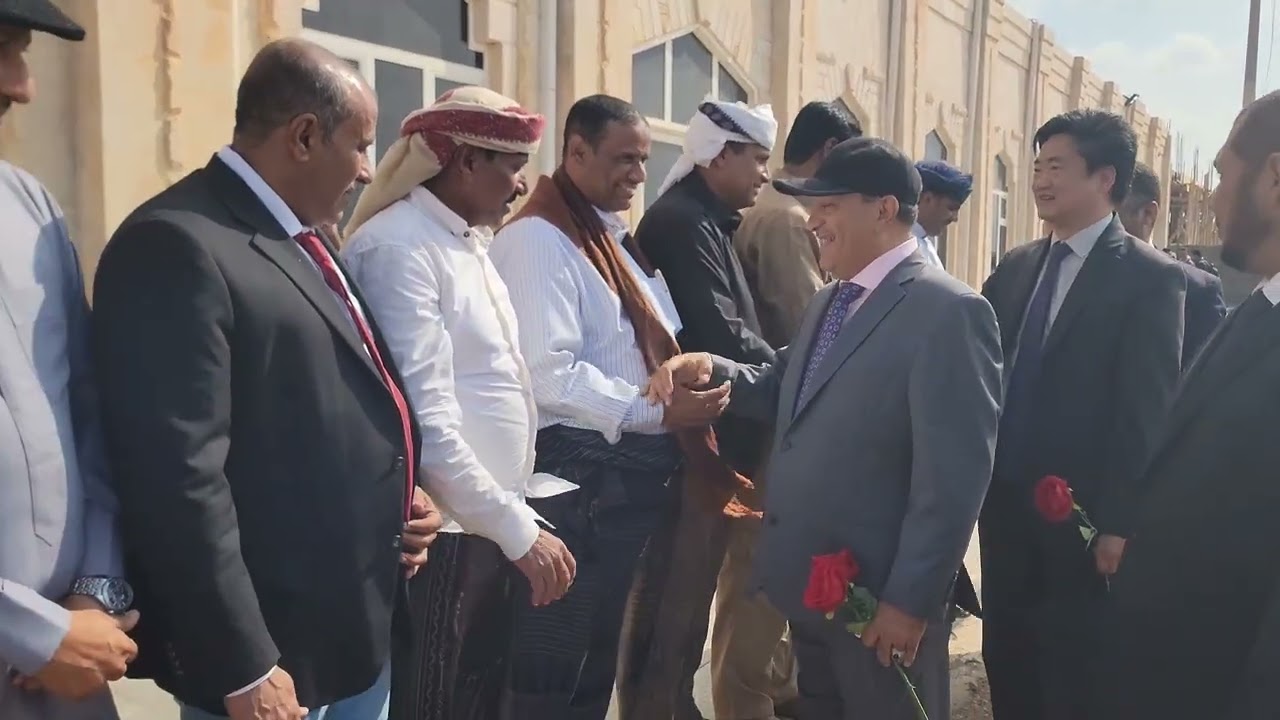 محافظ سقطرى يستقبل نائب وزير الصناعة والتجارة والقائم بأعمال السفير الصيني شاوتشنغ