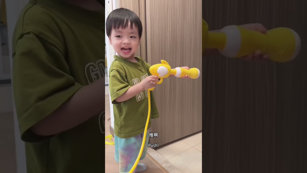lewen宝宝放学去倩姨姨家看到敷面膜吓到了好搞笑；洗了脸才跑去亲一口！潘爸乐文vlog｜baby lewen&pan#dadlife#babyboy#familylove