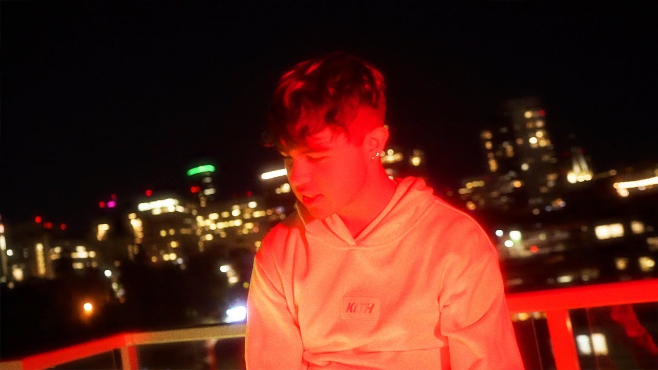 Xavier Weeks - WHITE (Official Music Video)