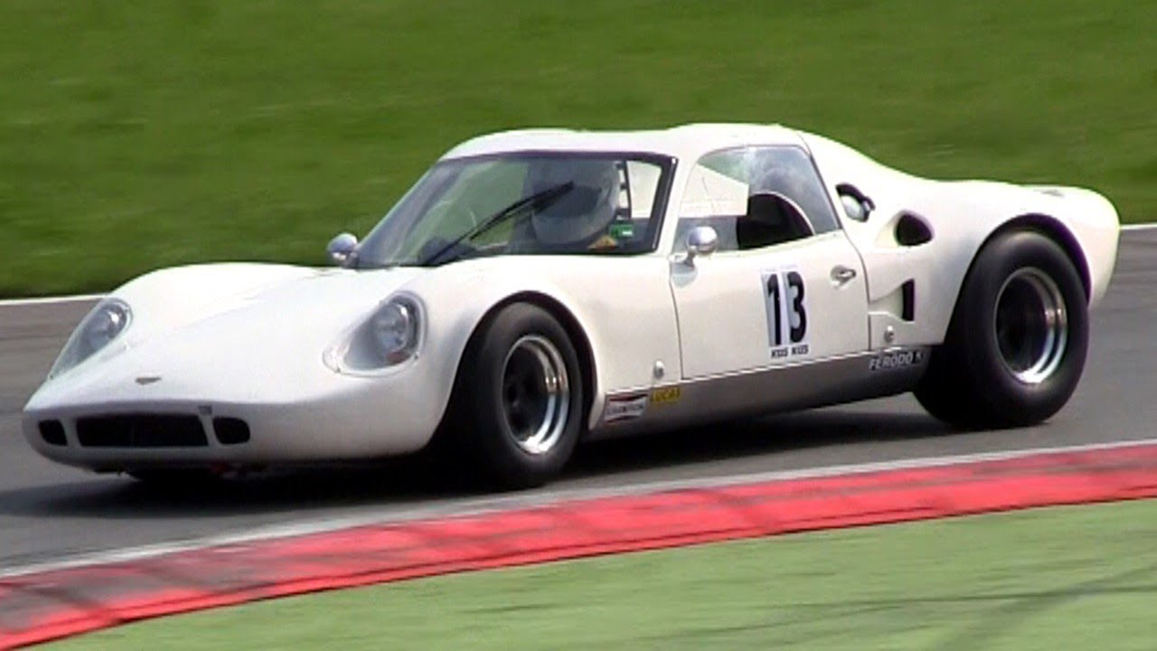 Chevron B8 SOUND On The Track - Full Throttle Accelerations, Flames & More