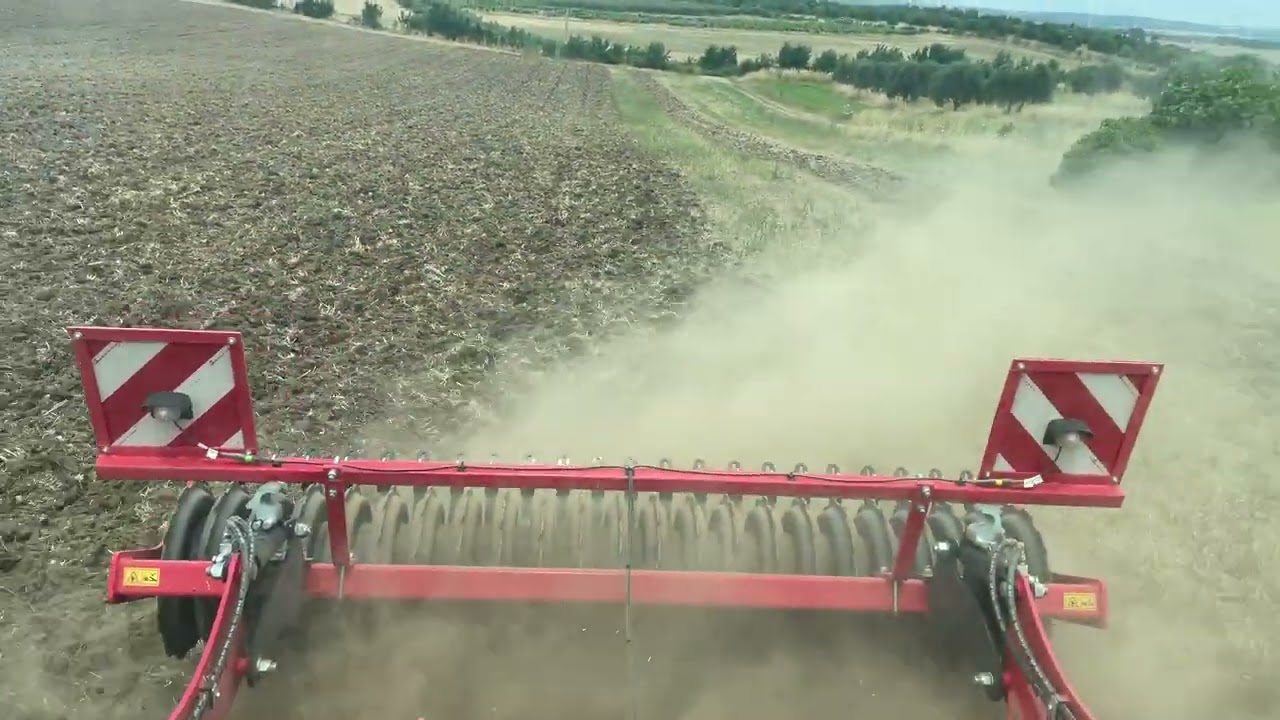 Dischiera siptec da 3 metri con rullo Paker dopo raccolta fienagione