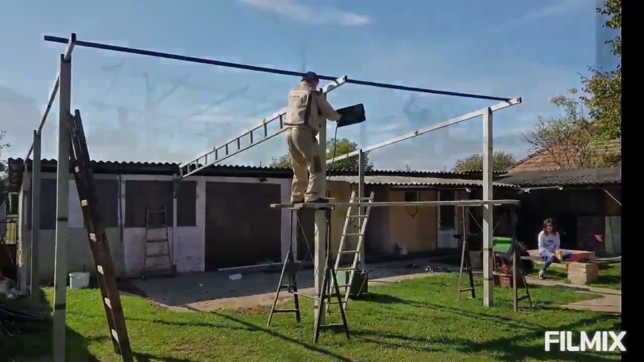 Garázs építés Házilag Az ajtótól a tetőig. Én terveztem.Apóssal megcsináltu!😁Összehoztuk!2020/2021