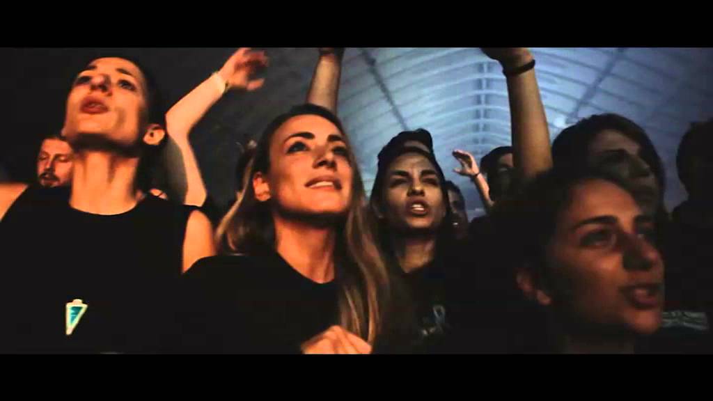 Active Member - Κάμερα στραμμένη πάνω μου | Kamera strammeni pano mou - Official OUTRO Live
