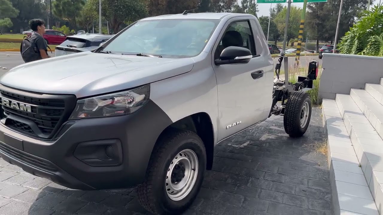 RAM 1200 CHASIS CABINA 2026: La herramienta m&aacute;s robusta para el trabajo duro | 360&deg; Gris