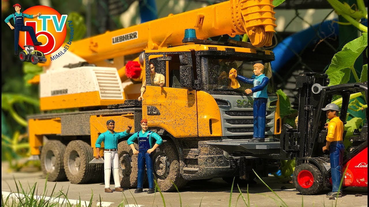 BRUDER Truck LKW Scania Crane Car Wash |  Video For Kids