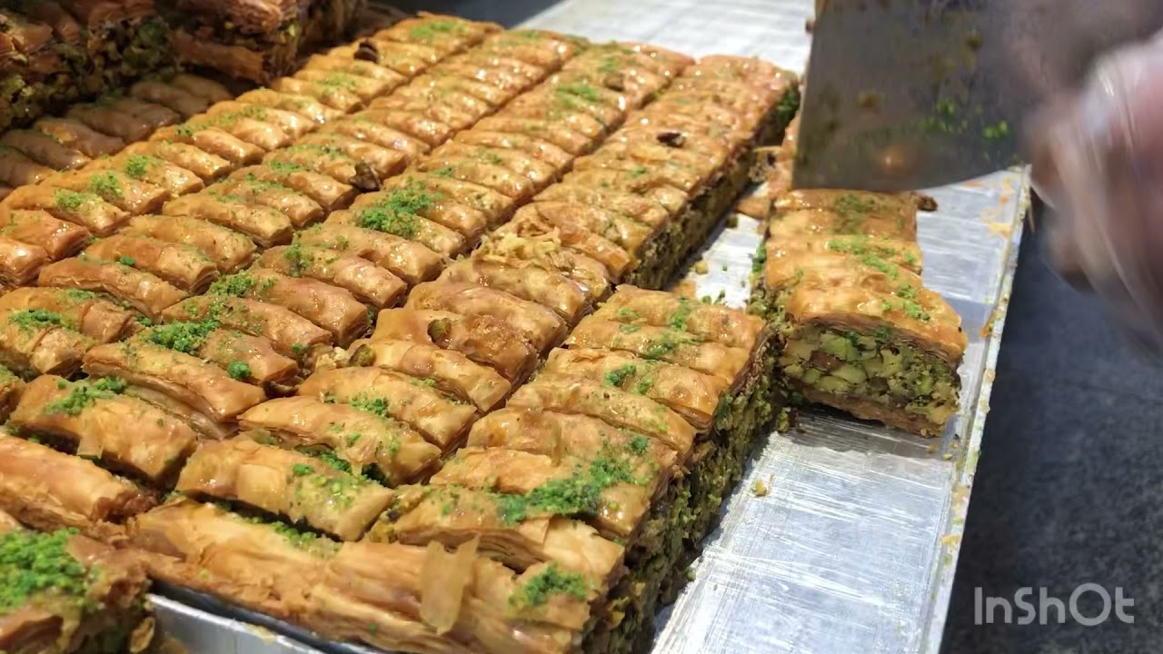 A tour inside Al Khassaki Sweets, Baklava, جولة داخل حلويات الخاصكي قسم البقلاوة