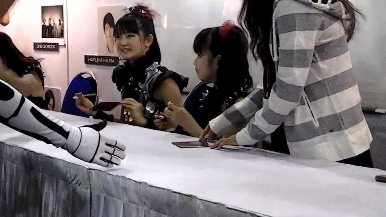 BABYMETAL シンガポールサイン会 10.11.2012． ゆいファンカム