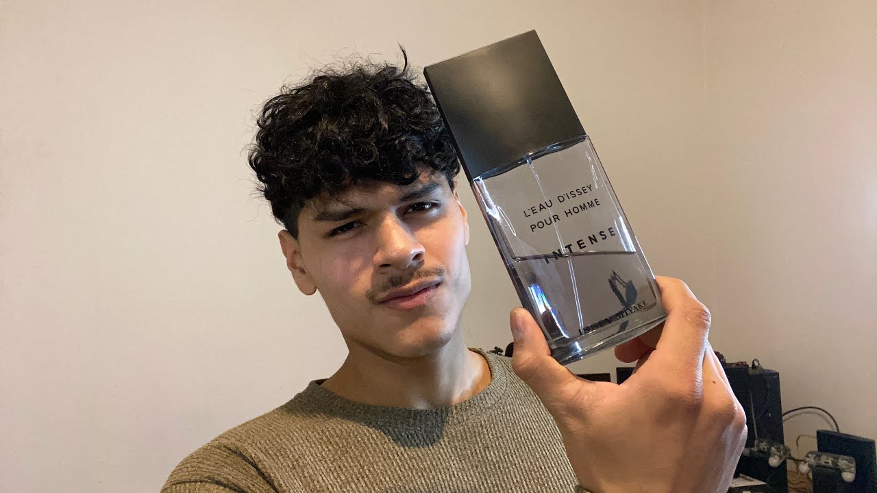 L’eau D’Issey Intense – Elegancia Olvidada en un Perfume Potente