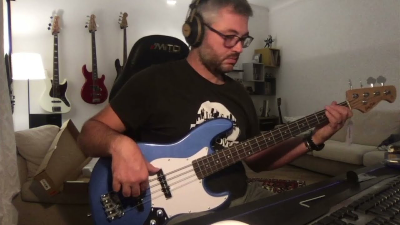 Fender Jazz Vs Harley Benton JB-20 VS Sire V7 - Bass Comparison - She caught the kathy