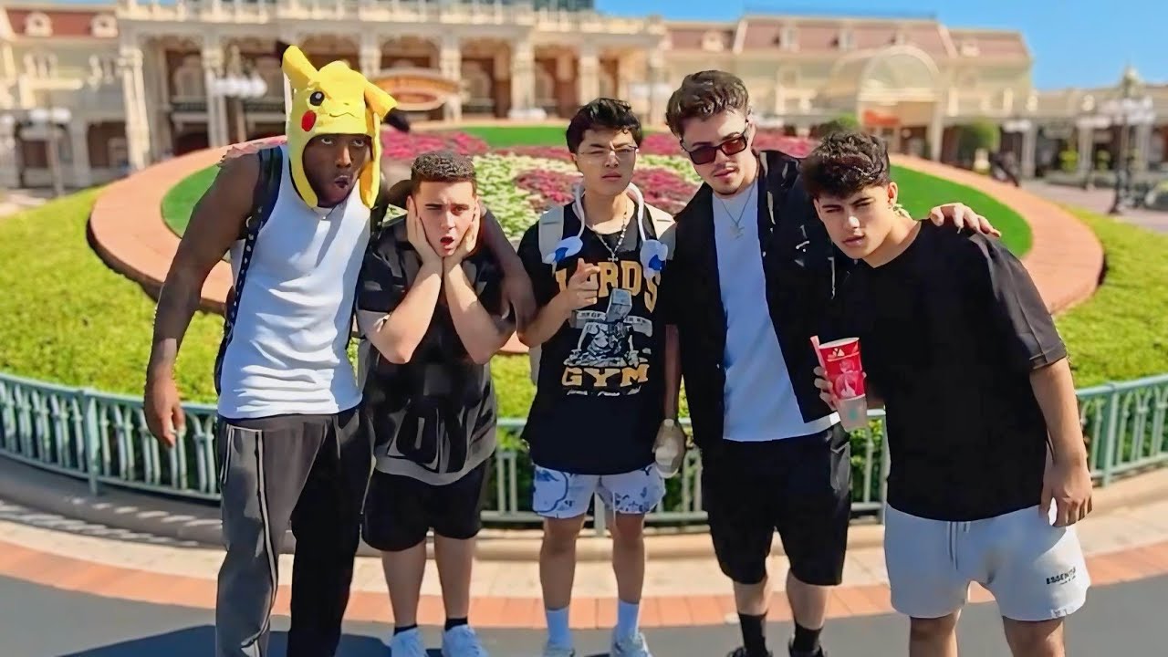 Lacy & FaZe Clan Go To Disneyland In Japan!