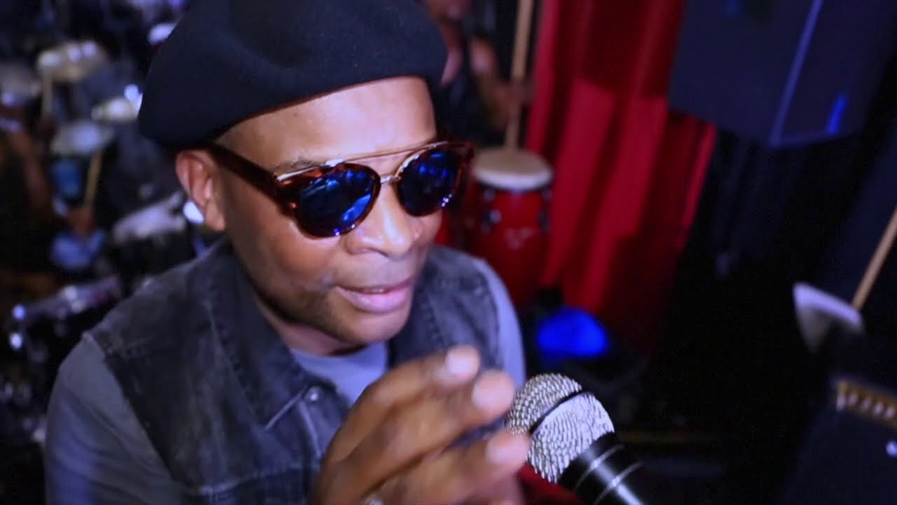 SAM TSHINTU LIVE ACOUSTIQUE MISS NICOLE