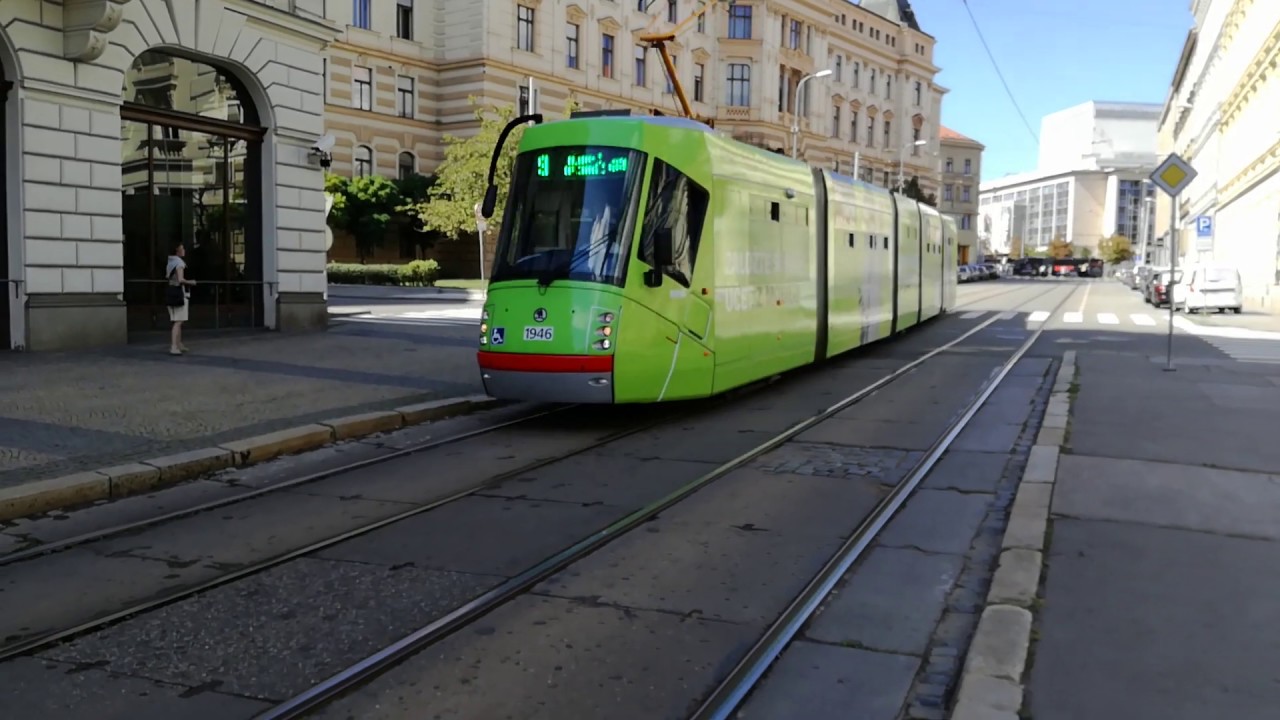 Tramvaje (šaliny) v zastávce Malinovského náměstí (3.9.2019)