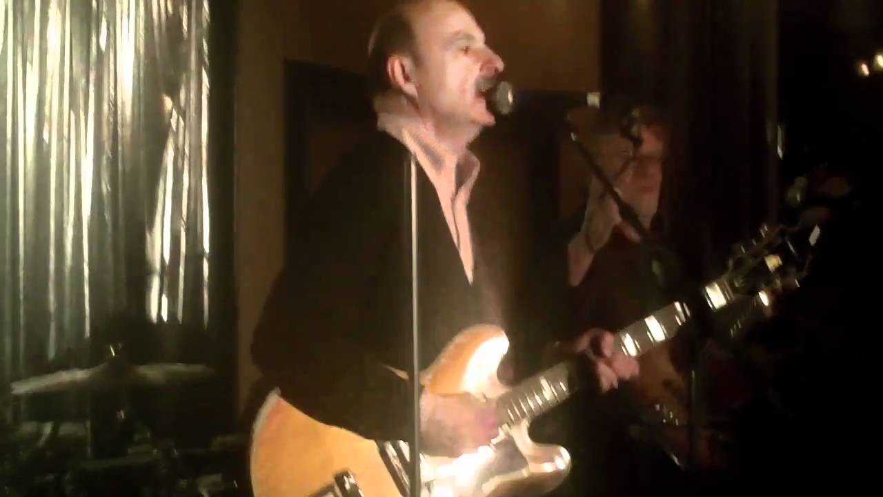 Barry & The Remains perform 