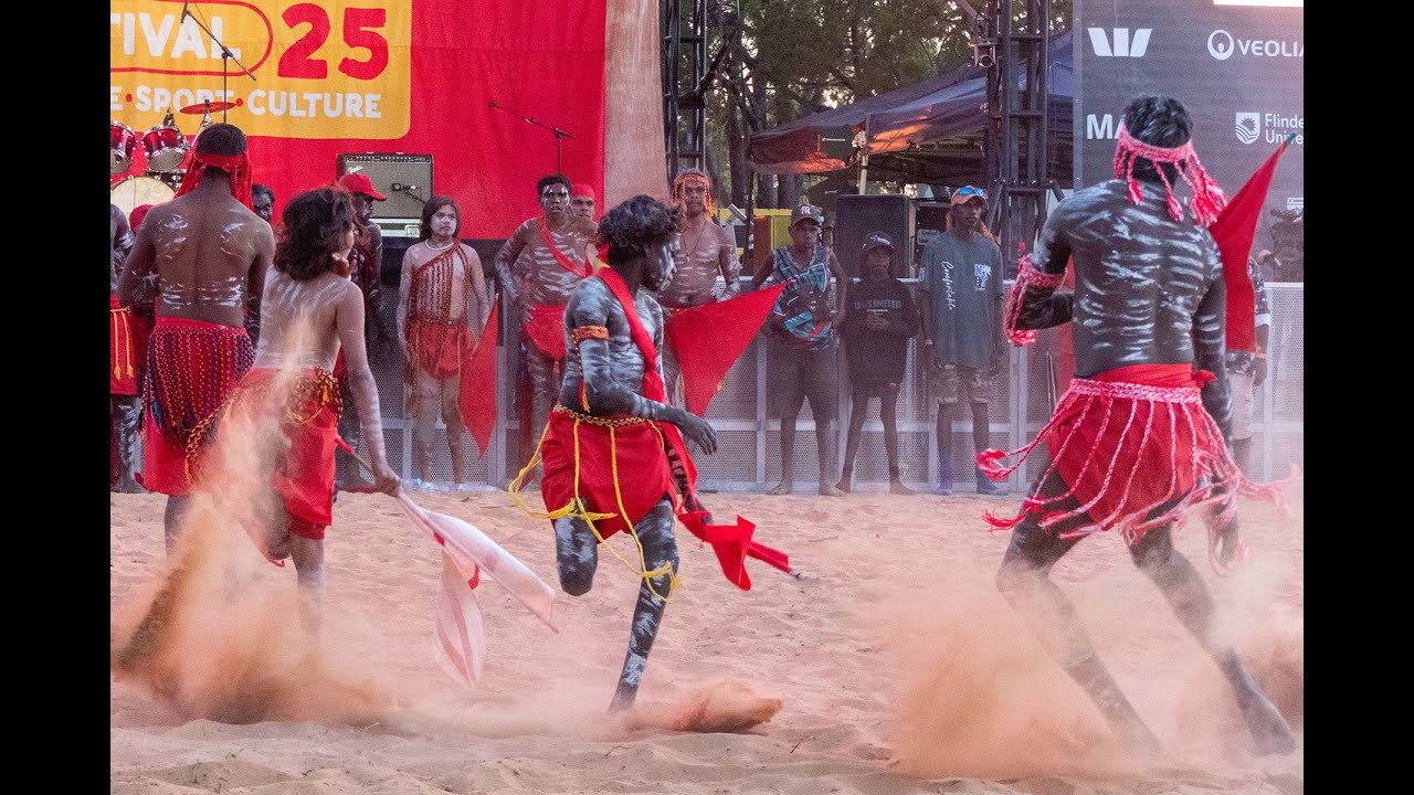 Red Flag Dancers at Barunga Festival, 2015 (2)