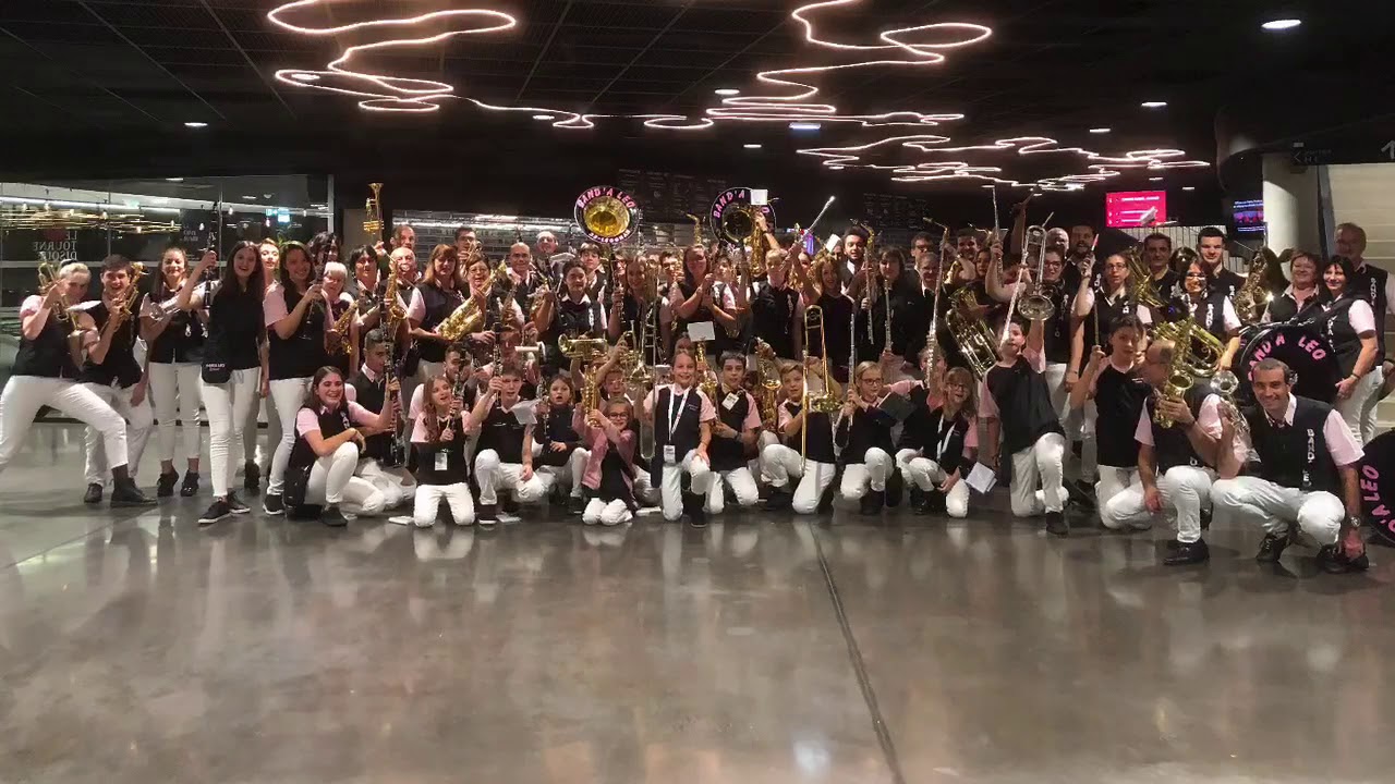 BAND’A LEO - L’encantada avec le public de l’Arena