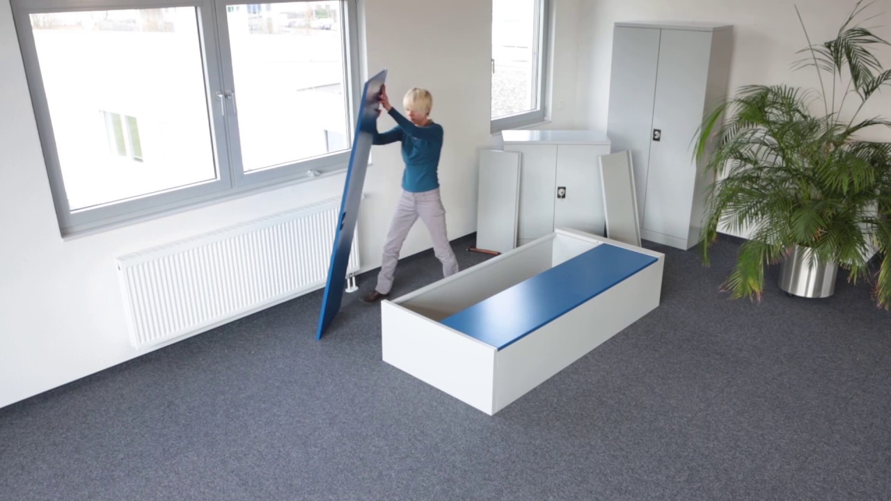 Aufbauanleitung: Großer Stahlschrank
