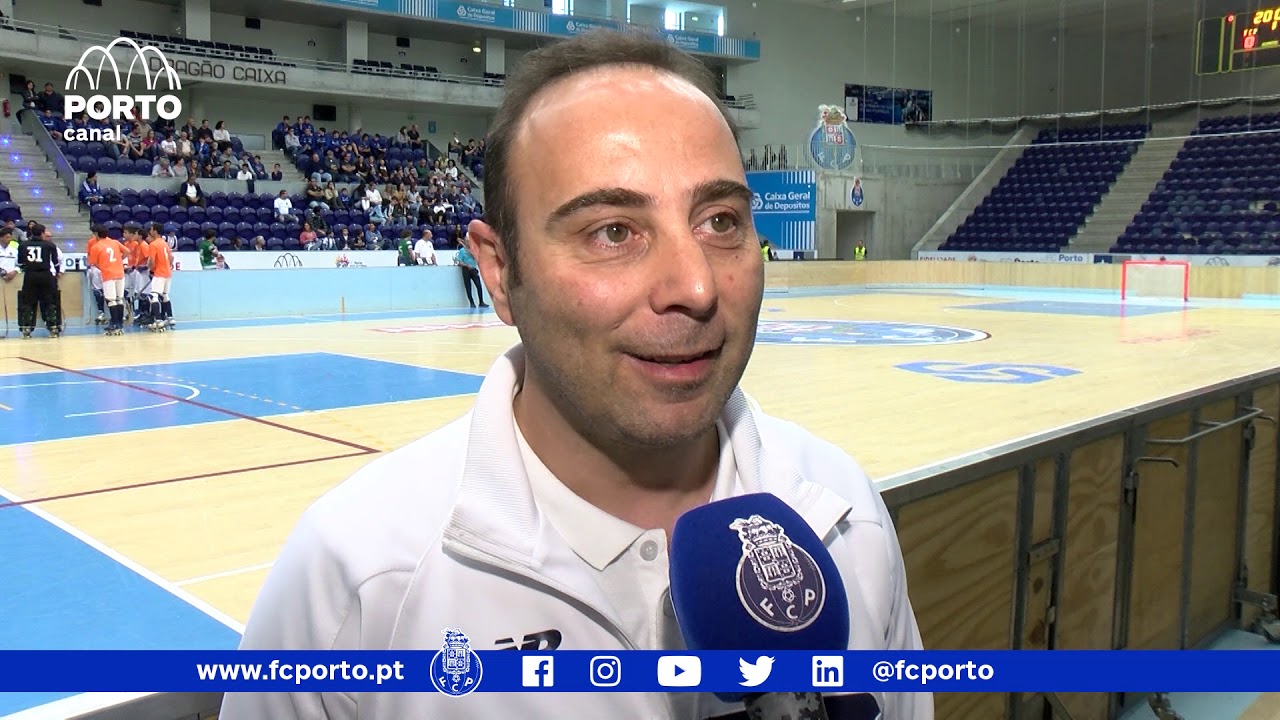 Equipa de sub-17 de hóquei em patins estreou-se no Dragão Caixa