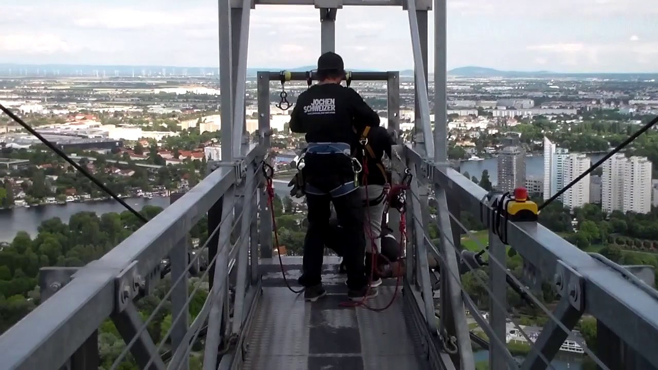 Bungee Jumping Vienna Donau Turm Wien