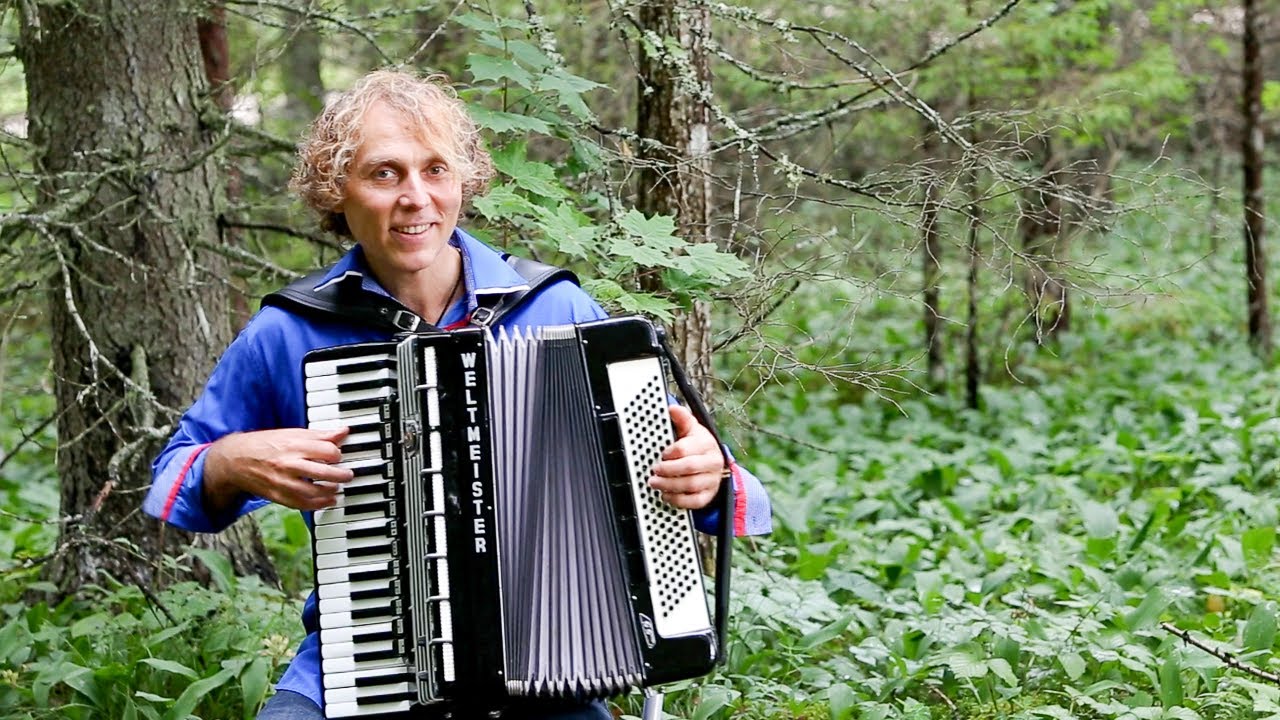 SAVIKOJA VENELANE (Estonian Folk Tune – Accordion in nature / Acordeón) | Kalev Tilk