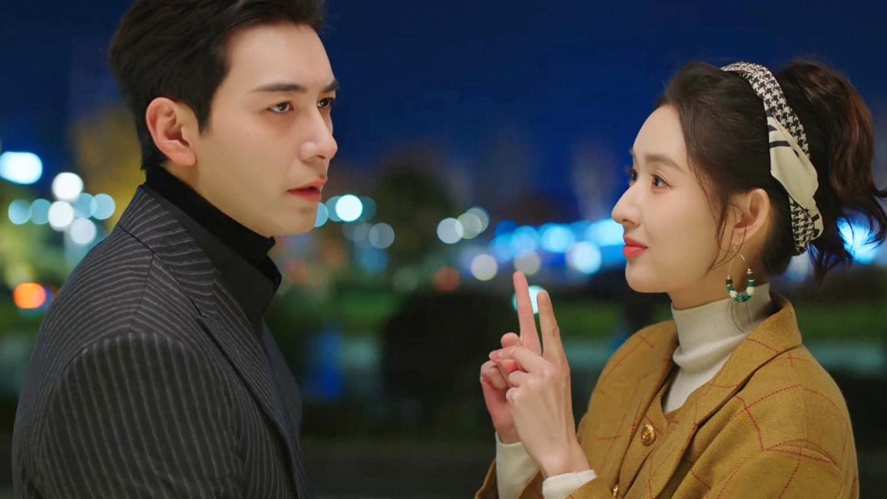 Золушка в лоб спрашивает: это любовь или ревность? Гордый босс отрицает, но ревность не скрыть.