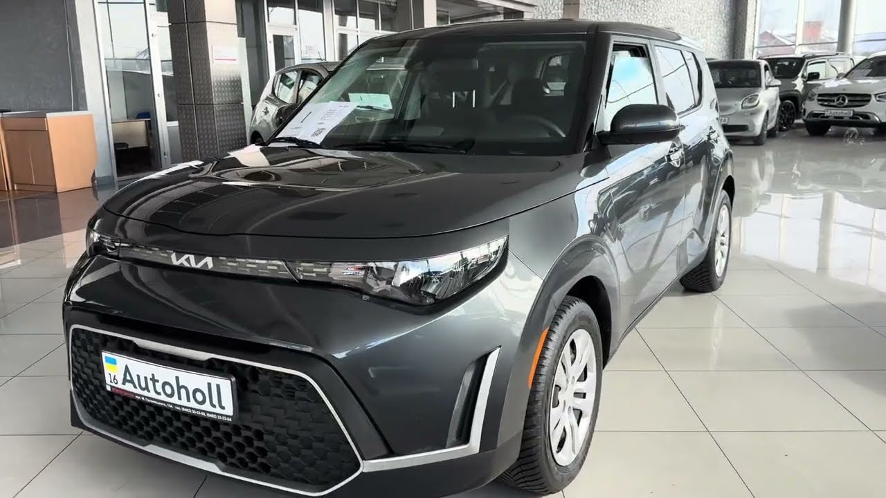 Kia Soul 2023 года  WAUEAAF40PN016504