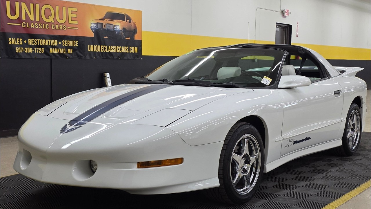 Pontiac Firebird Trans Am 25th Anniversary 1994 года выпуска | Продается за 27 900 долларов.