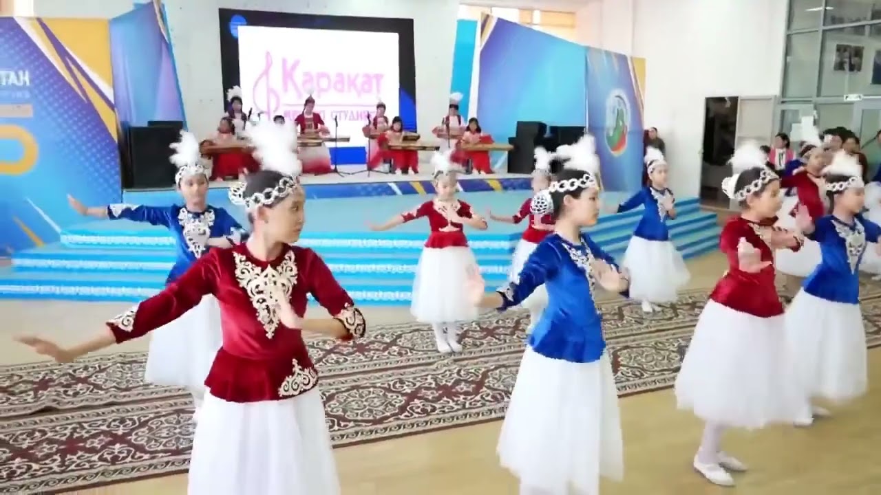 Ортаңғы және ересек тобы - Қарлығаш биі