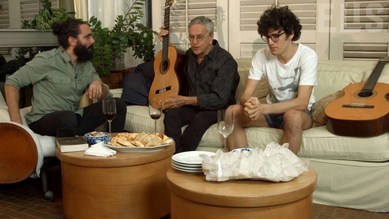 #SeJogaEmCasa PedroAlmodovar pede música p/ Caetano Veloso!