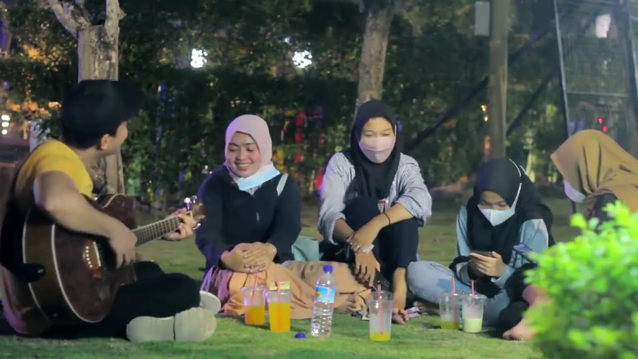 PRANK NGAMEN DI DEPAN TANTE | MAMAHNYA YANG DIHIBUR ANAKNYA YANG SALTING 