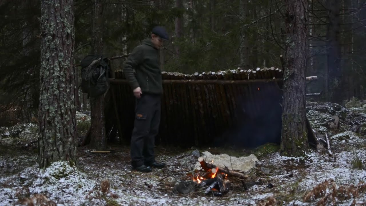 Winter Survival Shelter - Bushcraft Trip In Snowfall - Outdoor Cooking